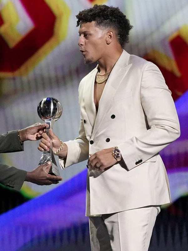 Patrick Mahomes added to his trophy collection with 2 2023 ESPY Awards